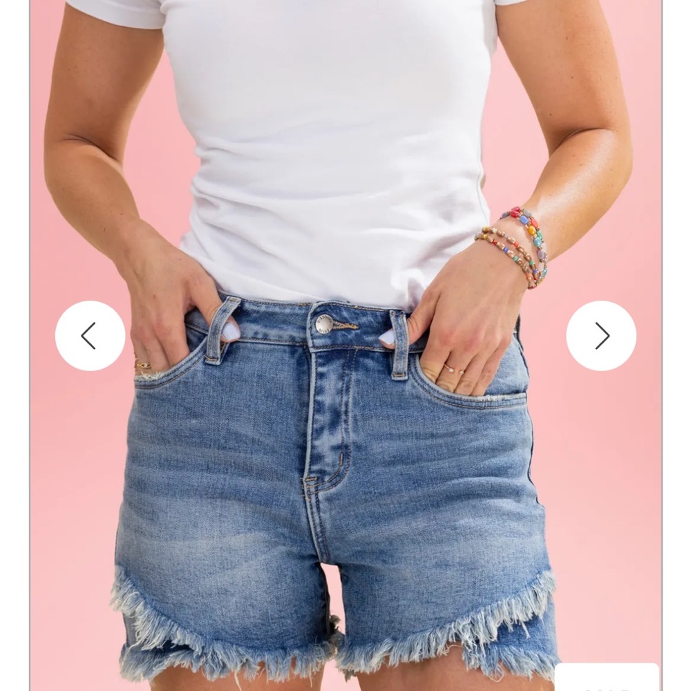 Classic Blue Frayed Hem Jean Shorts. Size XS. NWT.
